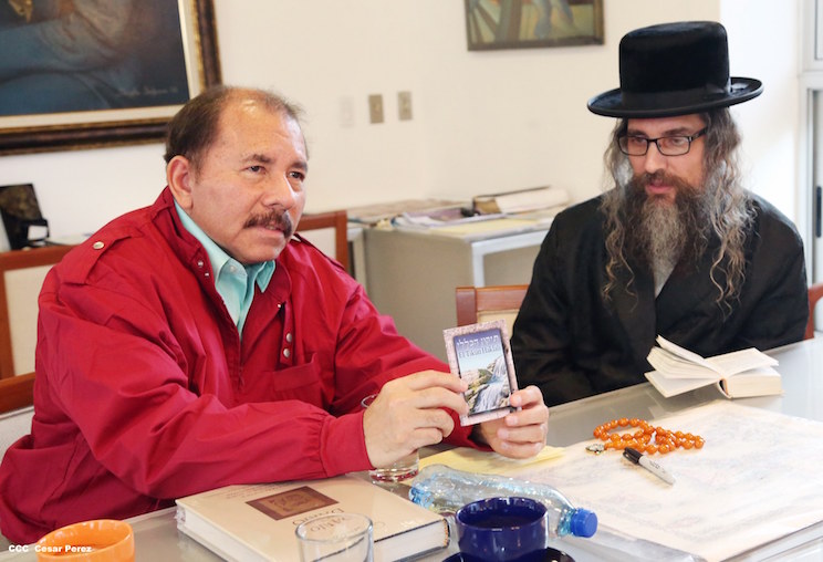 Presidete Daniel se re&uacute;ne con rabino Yechiel Zayde